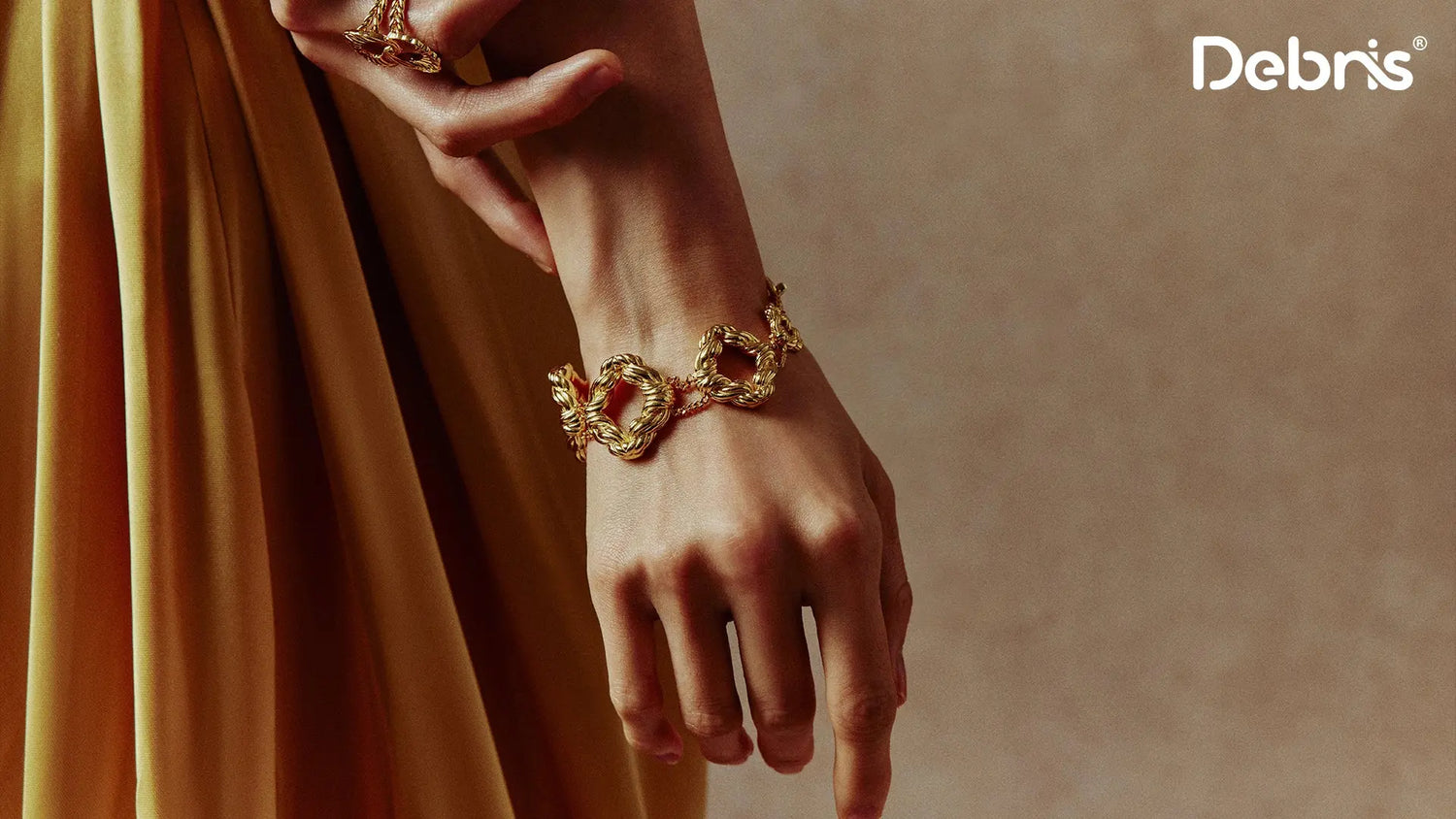 BRACELETS Debris