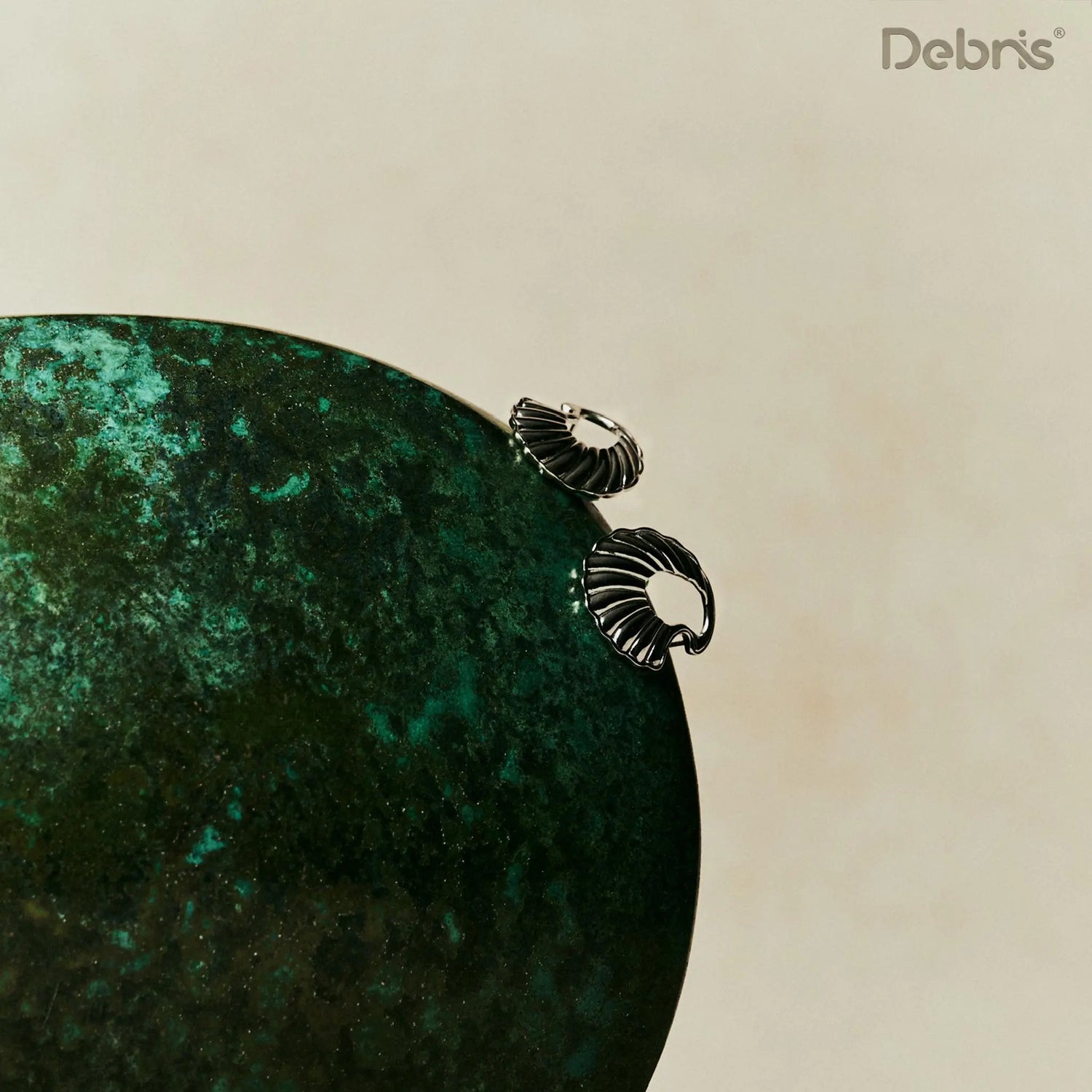 DEBRIS - Best Sellers Debris